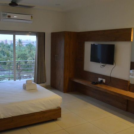 Hotel Revive Veraval Экстерьер фото