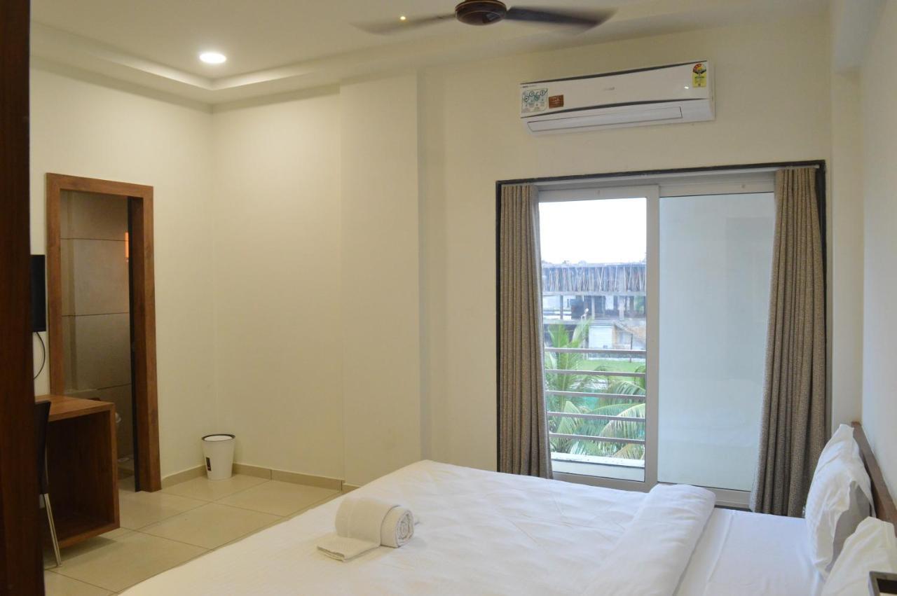 Hotel Revive Veraval Экстерьер фото